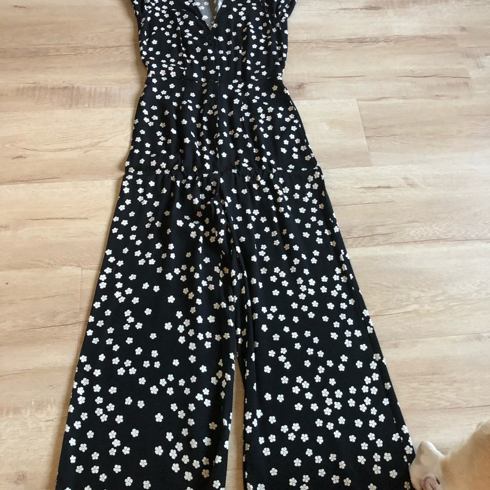 Reformation jumper.  Size 2. New without tags.